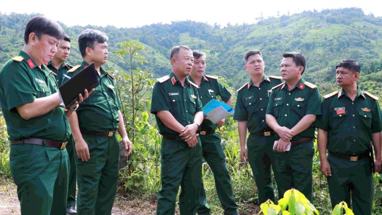ĐOÀN KINH TẾ - QUỐC PHÒNG 207 - QUÂN KHU V: ZOOI ĐOỌN ĐHANUÔR ACOON COH BHRỢ CHA