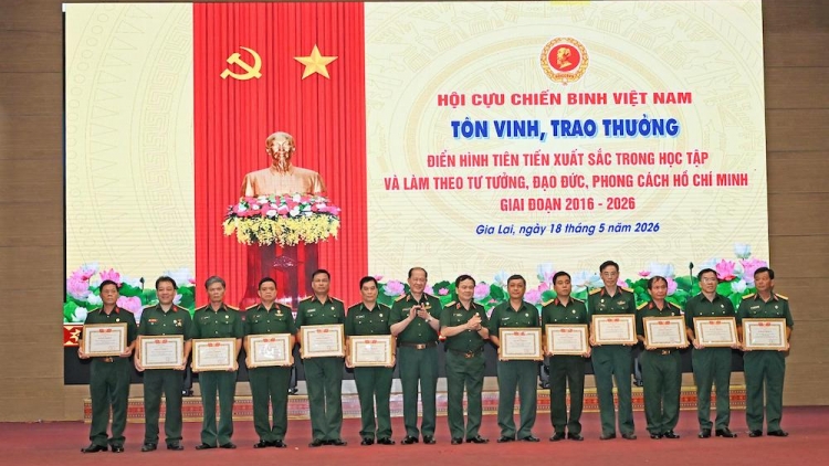 Mâu lêng hneăng hdrối tung lâp tơnêi têa tơbleăng tơdroăng hriâm ƀă pêi pro tiô Pôa  