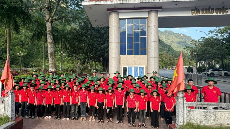 Tiết học biên cương bồi đắp tình yêu Tổ quốc