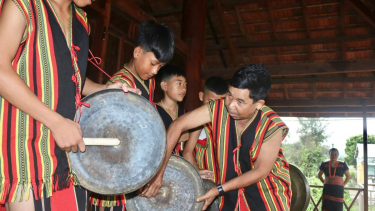 Hát đối đáp tỏ tình