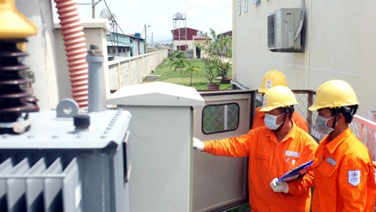 SLU CHÈN ĐIỆN NẮM CHÚNG NÈM SLẮNG CẠ, CHẨU LƯỜN TỔ MÌ BẢT MẺN PHẠT THÂNG 30 TRIỆU MƯN