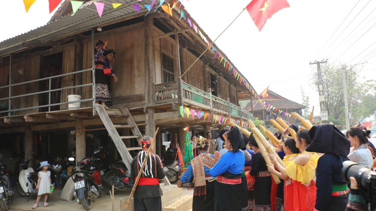 Điện Biên: Đơ̆ng jơhngơ̆m ranh jơnei truh jơhngơ̆m pran atok tơ iung tơmang pơhiơ̆ oei sa joh ayŏ