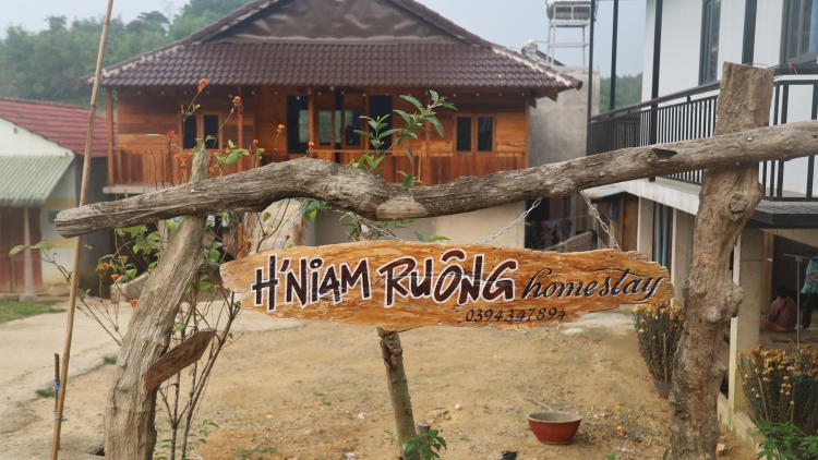Mơnuih Ping gah lăi hrŏm ngă, ngă pơplih ƀơi Măng Đen
