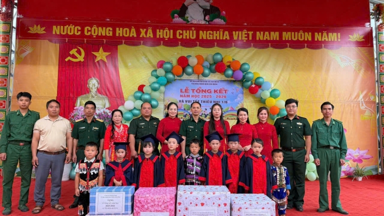 Tết thiếu nhi ở biên giới Tuyên Quang