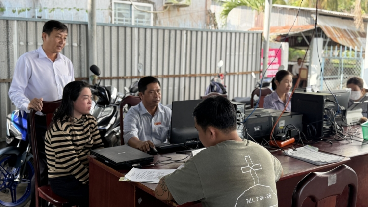 កឹងធើពុះពារក្ដីលំបាក ដើម្បីកសាងខឿនរដ្ឋបាលទំនើប កៀកជិតប្រជាជន និងដើម្បីបម្រើប្រជាជន។