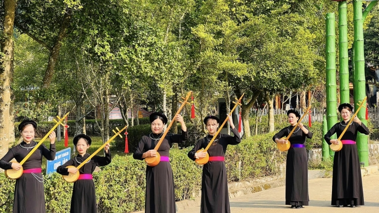TỞI CẦN MÌ ĐẢNG