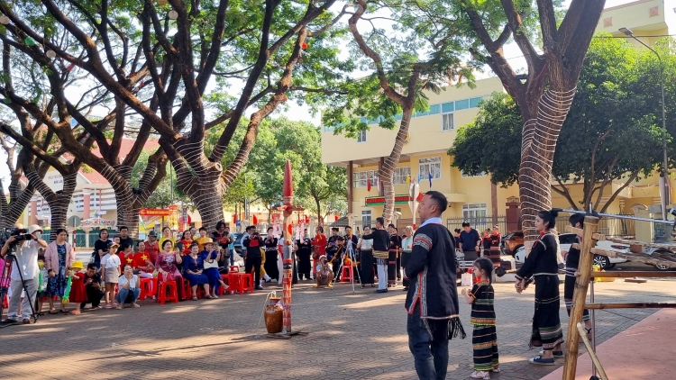 Ba ối dê̆ Dam Teang