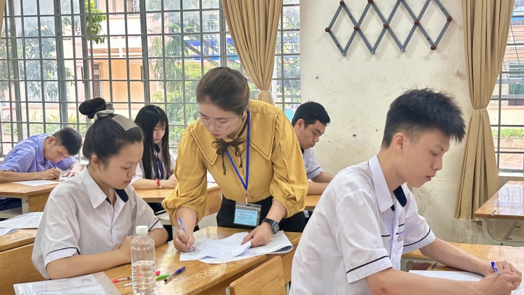 Hlŏh 35.000 ‘nu hŏk tro tơ̆ dêh char Đắk Lắk mât lơ̆m năr thi mă blŭng kơ ‘măng thi tốt nghiệp lăm 12 sơnăm 2026