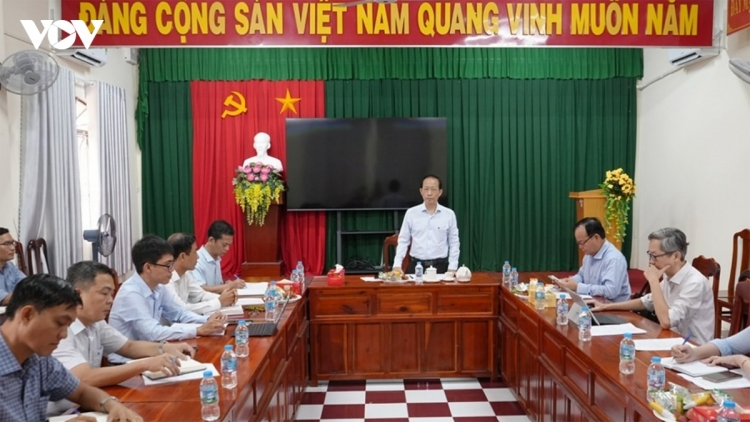 វិញឡុងផ្តោតទៅលើការវិនិយោគហេដ្ឋារចនាសម្ព័ន្ធ បើកទ្វារទាក់ទាញរលក វិនិយោគថ្មី