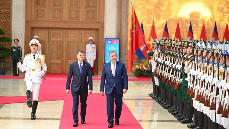 Khua knŭk kna Lê Minh Hưng gĭt gai knăm drông klă sĭt leh anăn bi trông hŏng Khua knŭk kna Campuchia Hun Manet 
