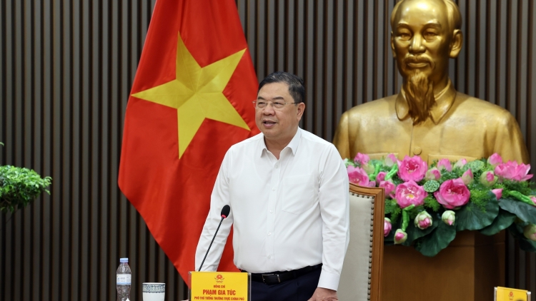 Kơ iĕng Thủ tướng Teh đak Phạm Gia Túc bơ̆ jang hăm Hơnih tơm vei lăng Mơdro sa găh tơdrong tơchơ̆t răt tơmơ̆t gre ôtô đơ̆ng teh đak đe vă pơm tơmam pôk ăn