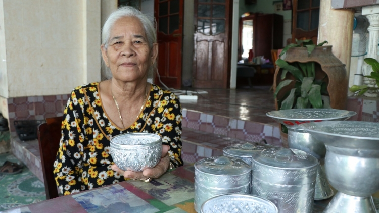 Ntŭk kân jâng treh rup ndrang dak kông uĕh êng bah nuĭh Chăm Khánh Hoà