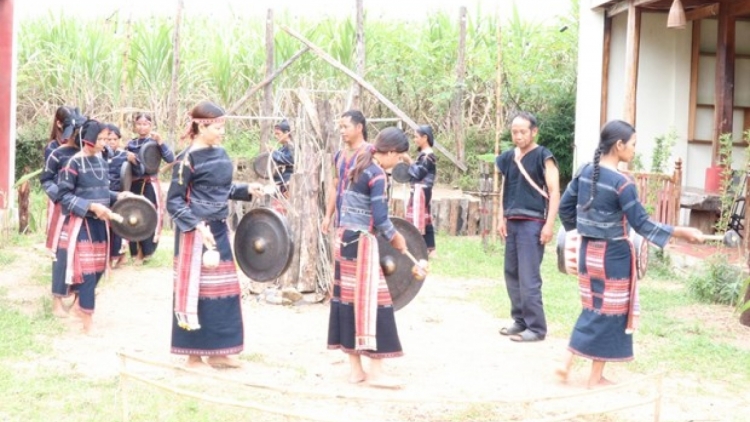 Đơs tàm sơrbŏ bơr kờñ gơboh ùr klao