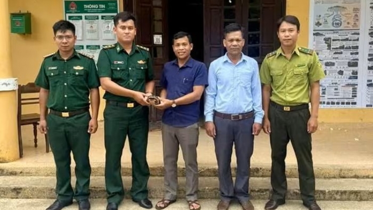 BƠƠN LÊY A ĐHĂH DZĂM CHR’NĂP PR’HĂT, ĐHA NUÔR HUẾ PAY ĐOỌNG OOY BỘ ĐỘI BIÊN PHÒNG