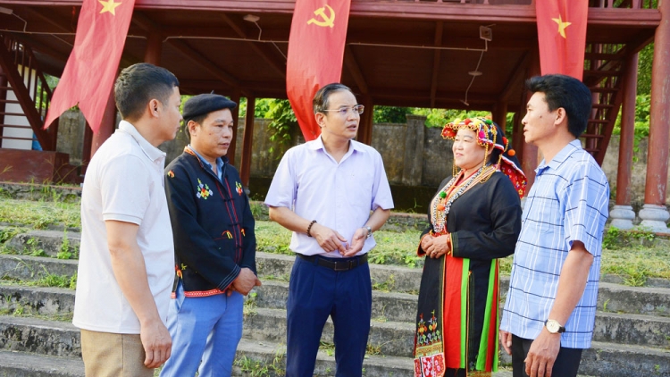 BẮC NINH: TỐI MẤƯ BẠI FẤN CHANG HỌP CHI BỘ CÁP XÁU KẺ KHỎ BẠI VIỂC DÚ BẢN