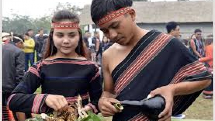 Ơ gơyut hrơi anai (Người bạn hôm nay) 