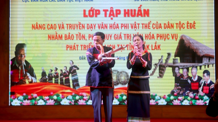 Črăn hơdră "Gru hiam amăng tơlơi hơdip"