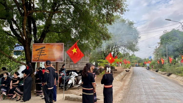 Cau lơh broă sa càr Dăk Lăk lơh niam ƀòn lơgar bơh ală broă dềt 
