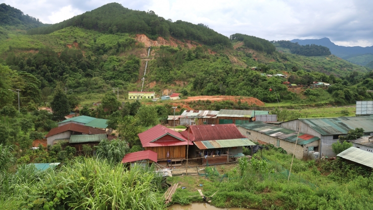 Càr Quảng Ngãi rơndap tap sèng thôn, jơnum làng bol ơm kis tiah drà dipal mờ bơta geh ngan càr dê