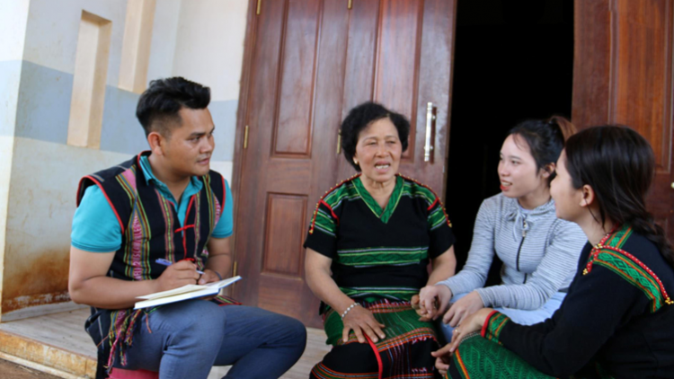 Kahgĭt ƀon lan (Hãy nhớ về quê hương)