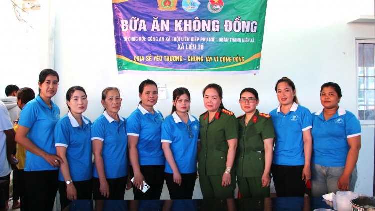 «ពេលបាយឥតគិតថ្លៃ» ជំនួយកម្លាំងប្រជាជនមកធ្វើបែបបទរដ្ឋបាល