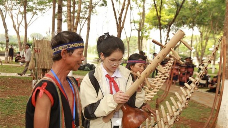 Parơtuk cim mơni bơyan phang lah jŭ 