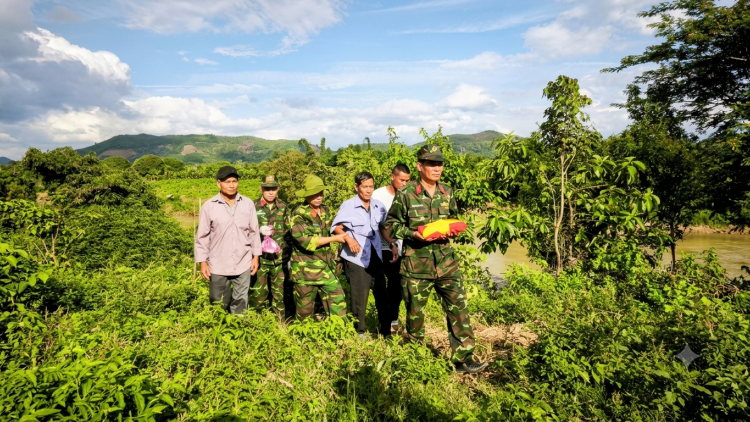 Bữa cơm đón anh về