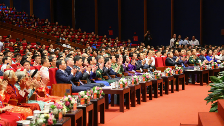 20 URANG LAMBAOK VAKIL BANGSA TAKIK HU MBAOK DI NYAOM BIAI PAHADAR DHAR PHOL URANG NGAK BRUK KATMANG DALAM NEGAR
