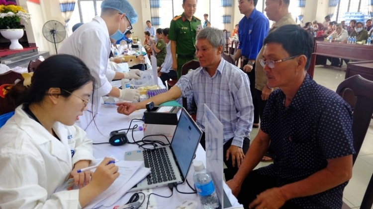 - MEK MAU DUT IEK ADN PIAH DUAH GAUK GAR DI LIET SI HUỲNH VĂN QUÊN