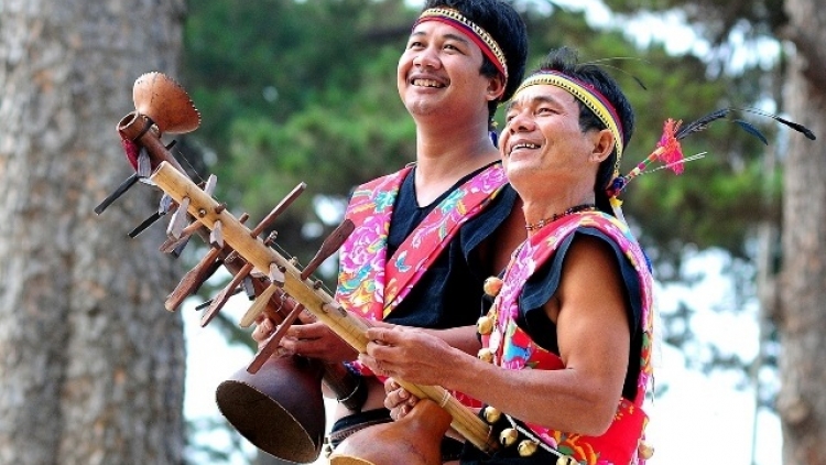 Bơnê kơ Kră (Nhớ ơn Bác Hồ)