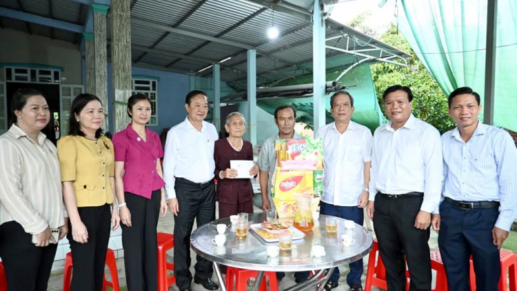 BAN RAYA CAN THO PAHADAR DOM AMAIK VIET NAM ANH HUNG, BAOH SANG SARAK SAONG URANG DAONG BRUK KAT MANG MENG KAL