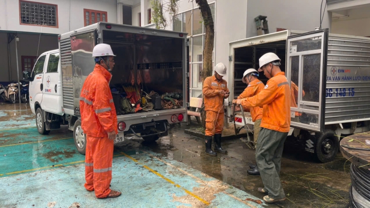 Sơn La chủ động ngừng, giảm cung cấp điện, đảm bảo an toàn cho các xã xảy ra mưa lũ lớn