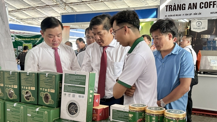 Lòt bal mờ làng bol lơh broă sa tơngguh uă priă jền phan lơh geh bơh sươn sre ƀòn lơgar dê