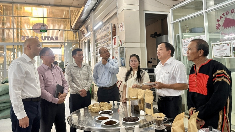  Hơp tak xăh tơ̆ Đắk Lắk tơplih ‘nao đon tơchĕng, pơm kơjă kăp gĭt kơjăp