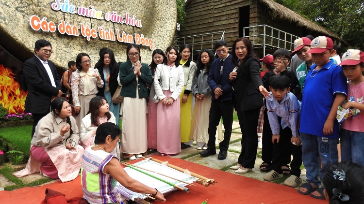 Dôm bơngai pơtoi tơdrong joh ayŏ tơ̆ tơring kon kông dêh char  Lâm Đồng