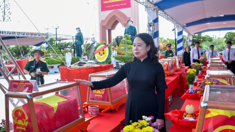 ពត៌មាន​ម៉ោង១៥