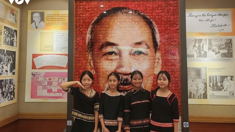 Pơlam oh kòn kòn sao bơsram jăk nàng geh broă lơh 