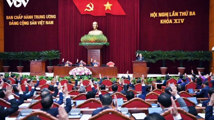 THÔNG CÁO BÁO CHÍ OOY T”NGAY BHRỢ BHIỆC G”LUH BƠR HỘI NGHỊ TRUNG ƯƠNG 3 KHOÁ XIV