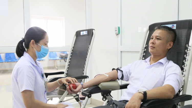 Ală ntờc mhàm “ờ huan geh” dong kờl cau