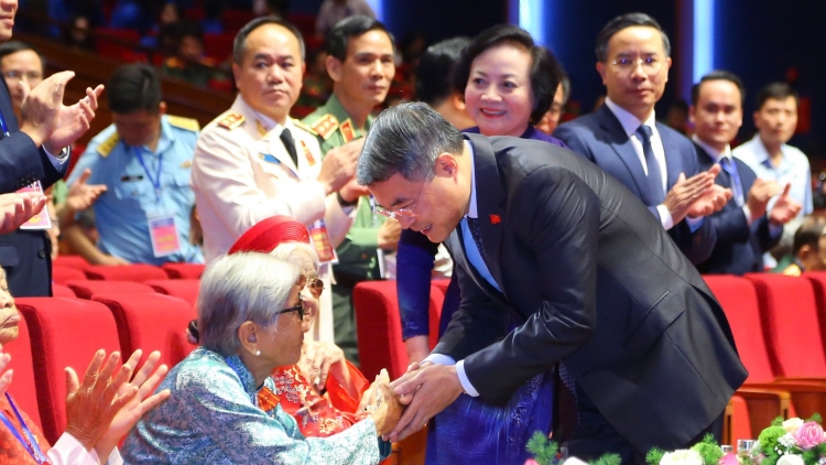 Khua knŭk kna Lê Minh Hưng nao ti Klei bi kƀĭn hdơr knga kơ mnuih mâo ai hŏng cách mạng kluôm ala čar 