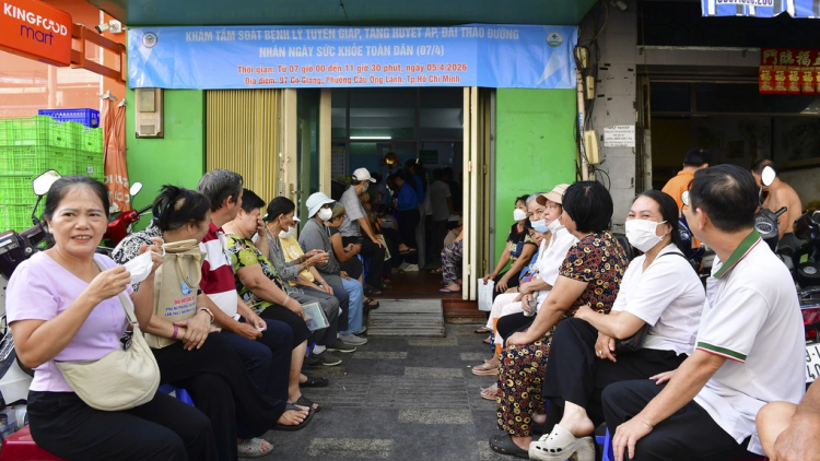 BAN RAYA HO CHI MINH BREI PANUAC DAONG 100% TANUT BAYAR KA BHYT KA URANG MENG UMO 60 TAL ALA 65 THUN.