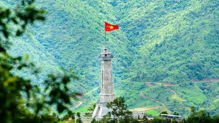 Cột cờ A Pa Chải được công nhận là điểm du lịch cấp tỉnh