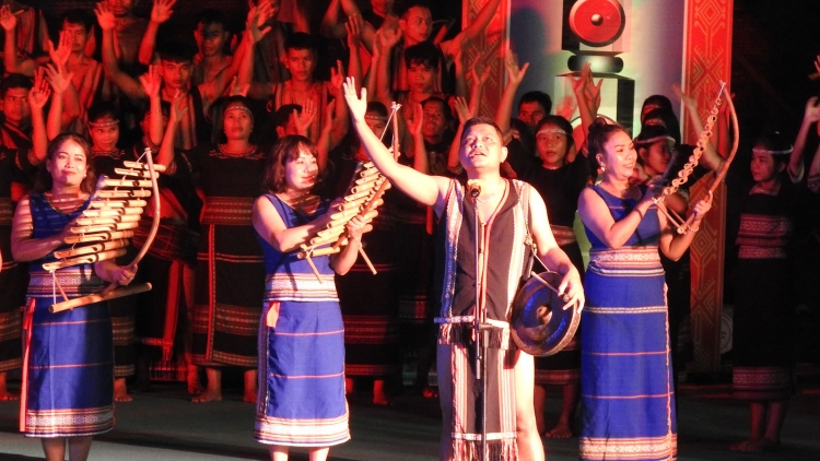 Tơlơi adoh Bahnar "Adruh tơdăm tơ’yung"