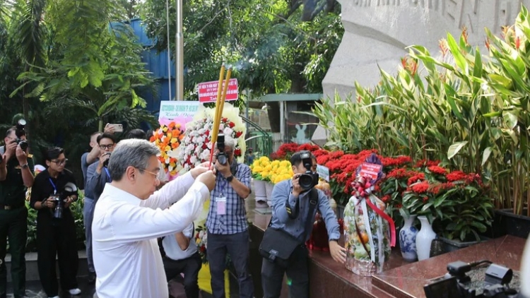 AKOK UBMTQ VIET NAM BAN RAYA HCM MAI RIVANG BOL LIN DAOK NGAK BRUK DUAH PATAOM ATAU TALANG LIET SI