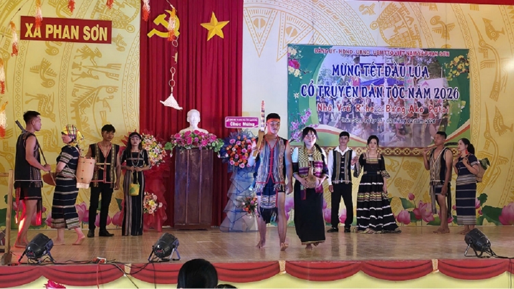 Mơdêk ki kơnía Báu Nôu ƀă tơdroăng rak khôi túa lĕm tro hdrông kuăn ngo