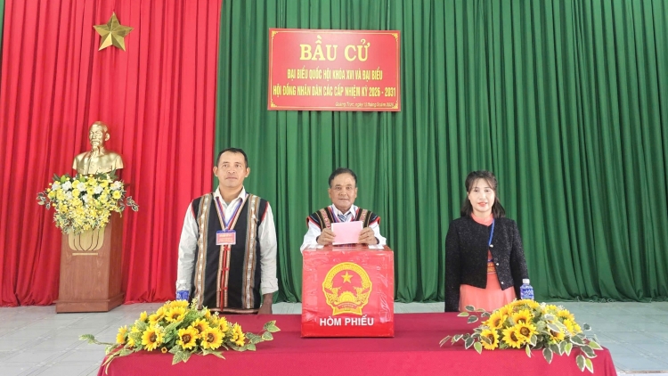 Gơng tơroh kloh klech nơ̆r Đảng hăm jơhngơ̆m đon kon pơlei tơ̆ tơring kon kông Lâm Đồng