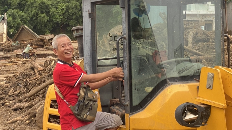 Cỗ máy "0 đồng" và chuyến đi 600km xé màn đêm cứu rốn lũ Mường Than