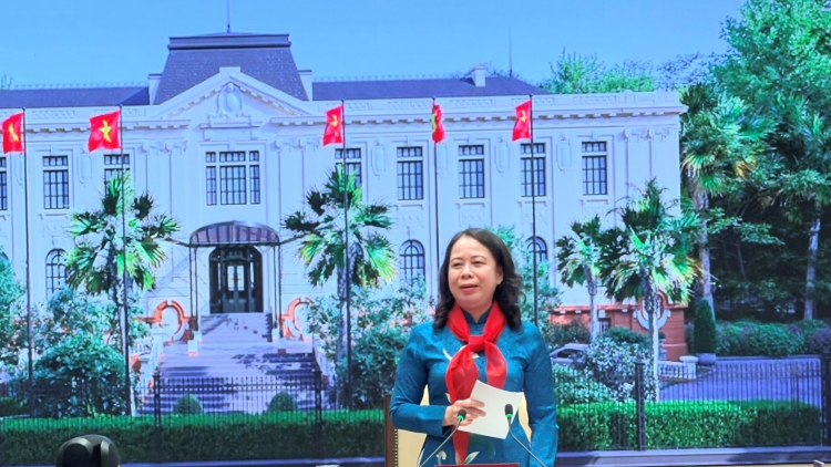 Phó Chủ tịch lơgar mò Võ Thị Ánh Xuân tìp mat ală kơnòm dềt pơn rơ jak 