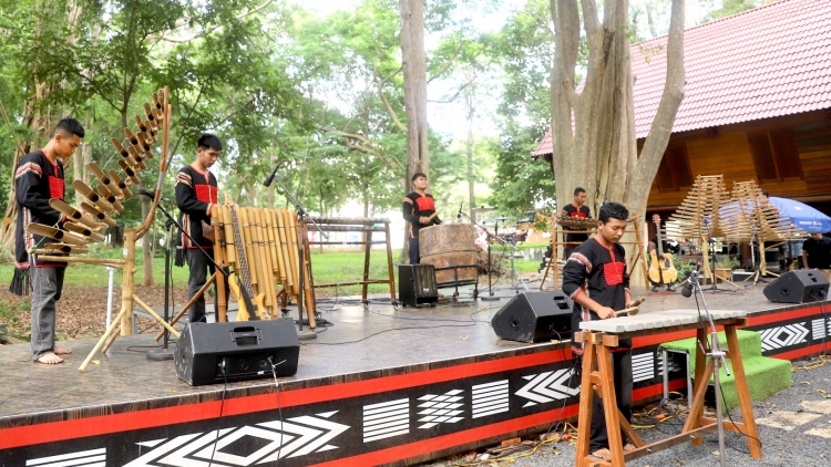 Lòt sền niam chài jơi bơtiàn tàm Buôn Ma Thuột, càr Dăk Lăk 