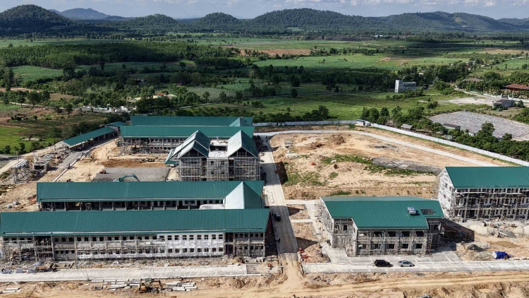 Trường nội trú liên cấp biên giới, nơi học sinh phát triển toàn diện 